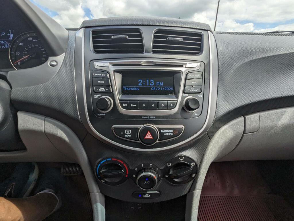 2017 Hyundai Accent Image 17