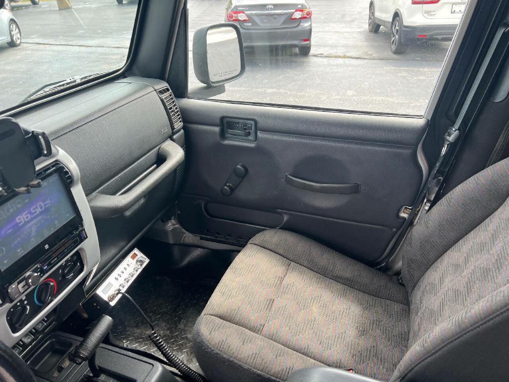 2003 Jeep Wrangler Image 18