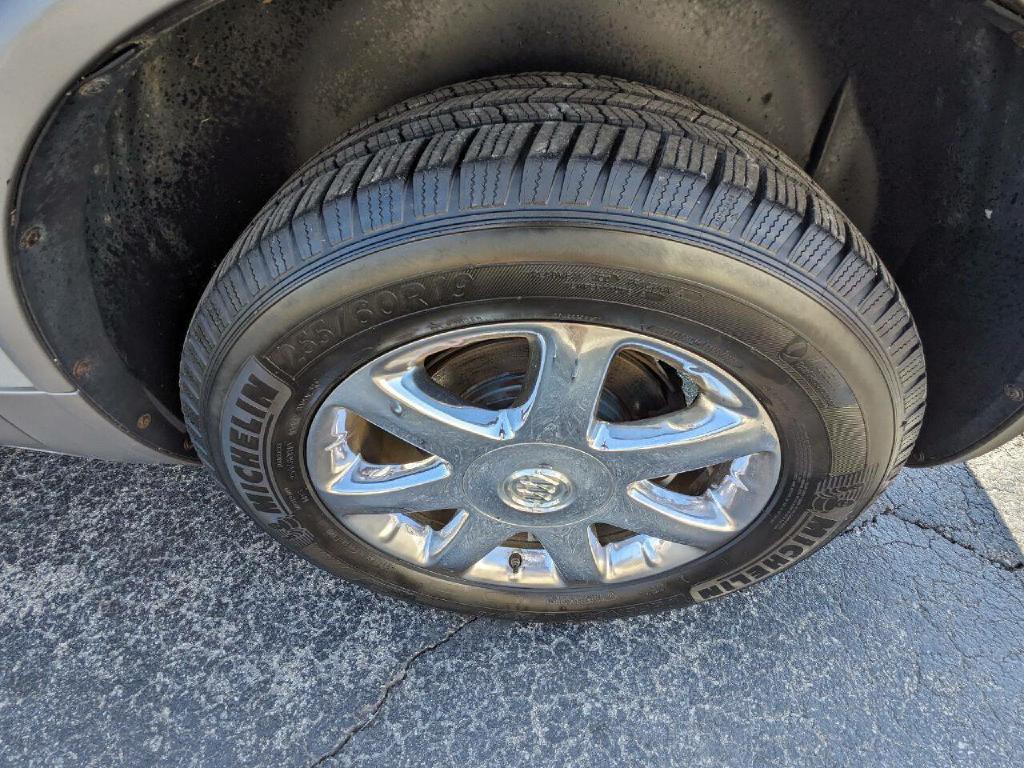 2008 Buick Enclave Image 24