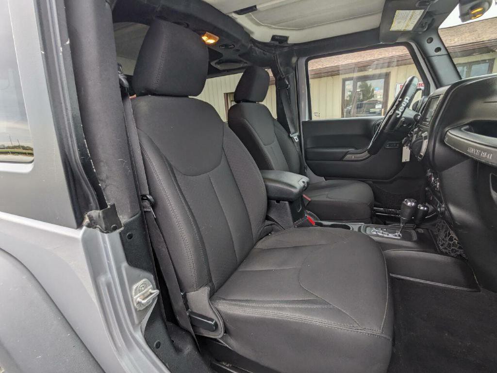 2014 Jeep Wrangler Image 11