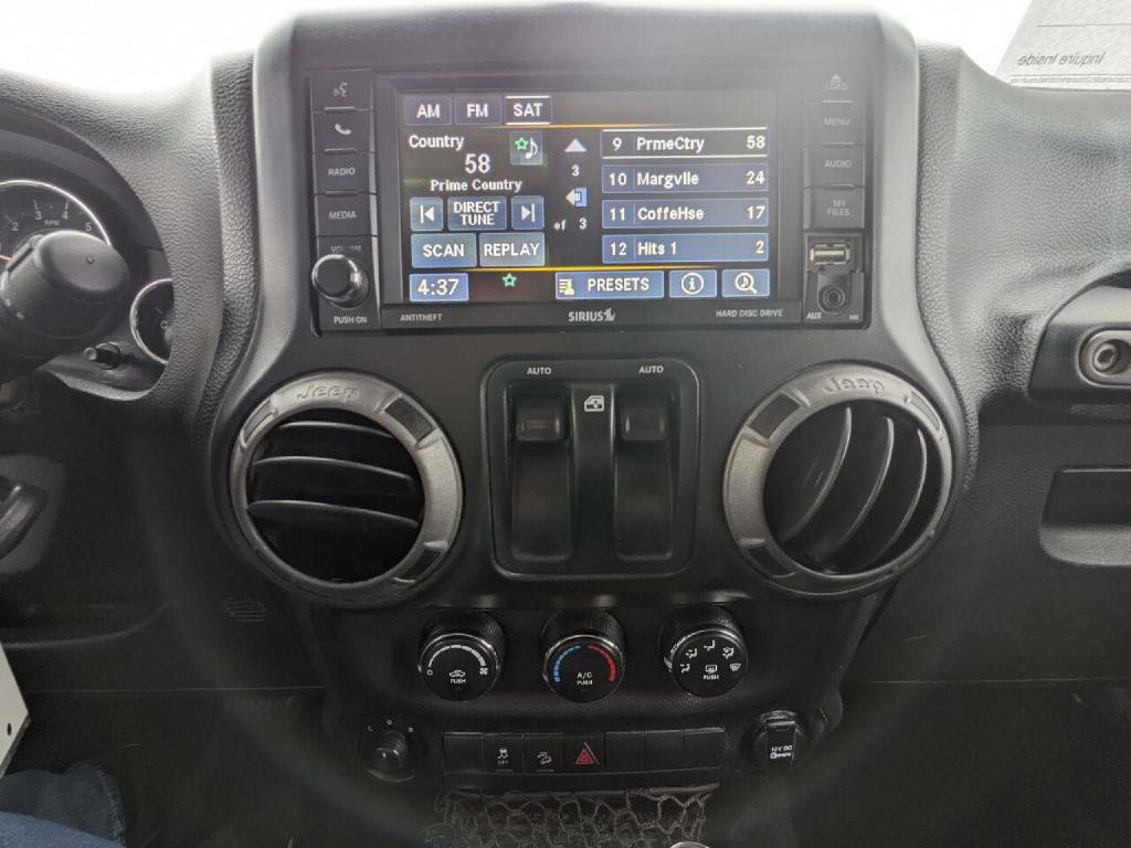 2014 Jeep Wrangler Image 14