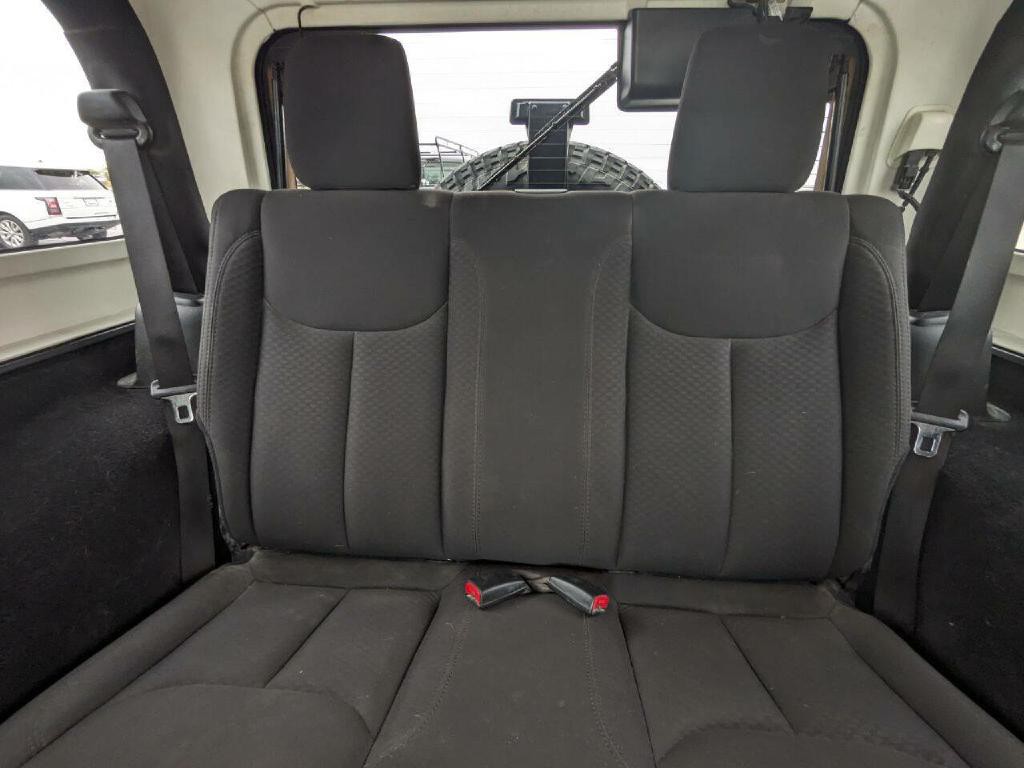 2014 Jeep Wrangler Image 16
