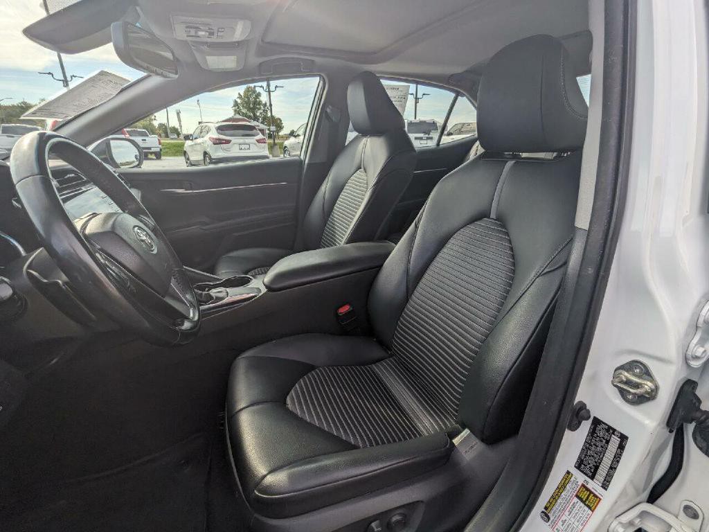 2019 Toyota Camry Image 10