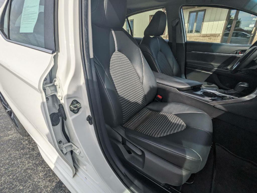 2019 Toyota Camry Image 13