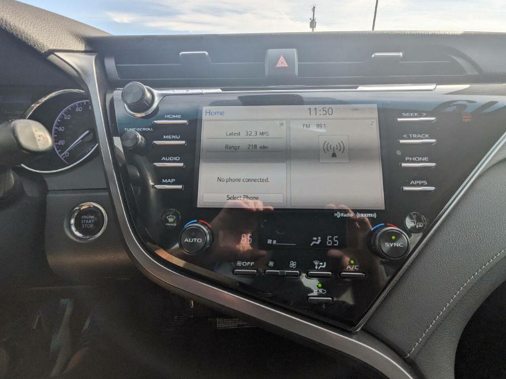 2019 Toyota Camry Image 16