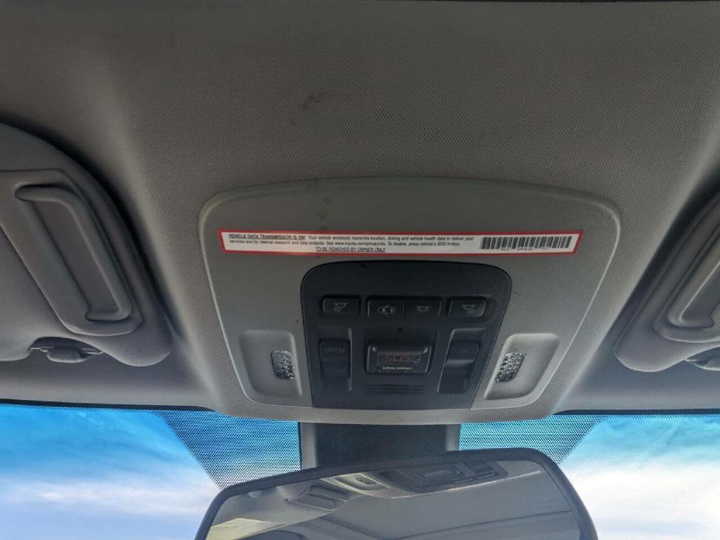 2019 Toyota Camry Image 18