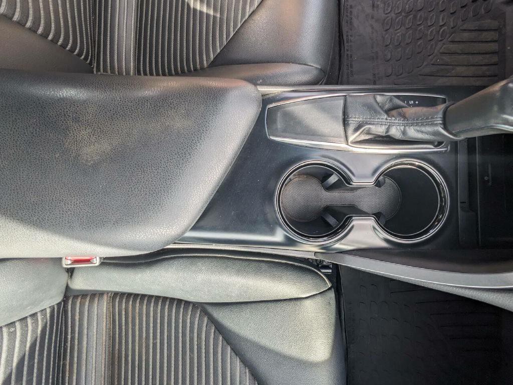 2019 Toyota Camry Image 19