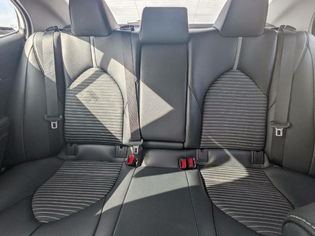 2019 Toyota Camry Image 20