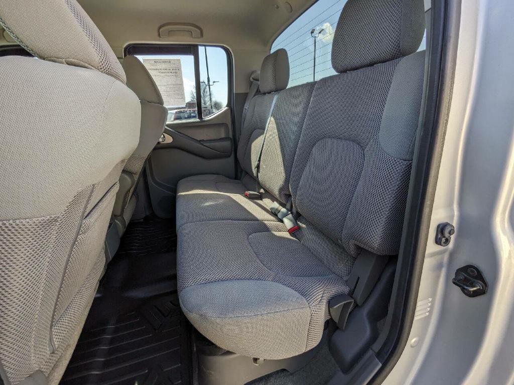 2011 Nissan Frontier Image 11