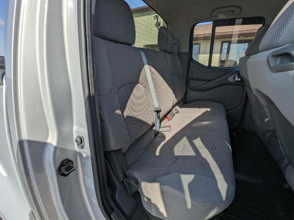 2011 Nissan Frontier Image 13