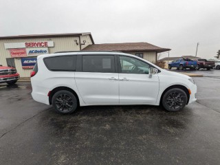 Image for 2020 Chrysler Pacifica Launch Edition Mini V ID: 7247019