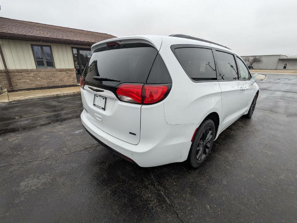 2020 Chrysler Pacifica Image 8