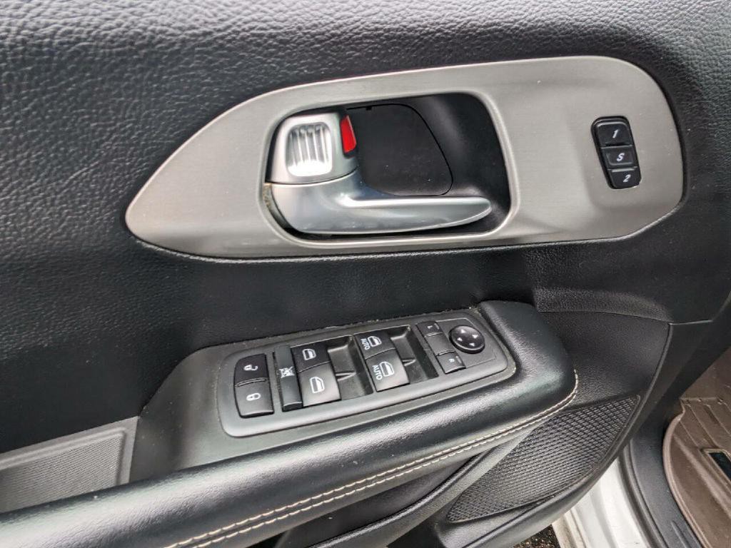 2020 Chrysler Pacifica Image 9