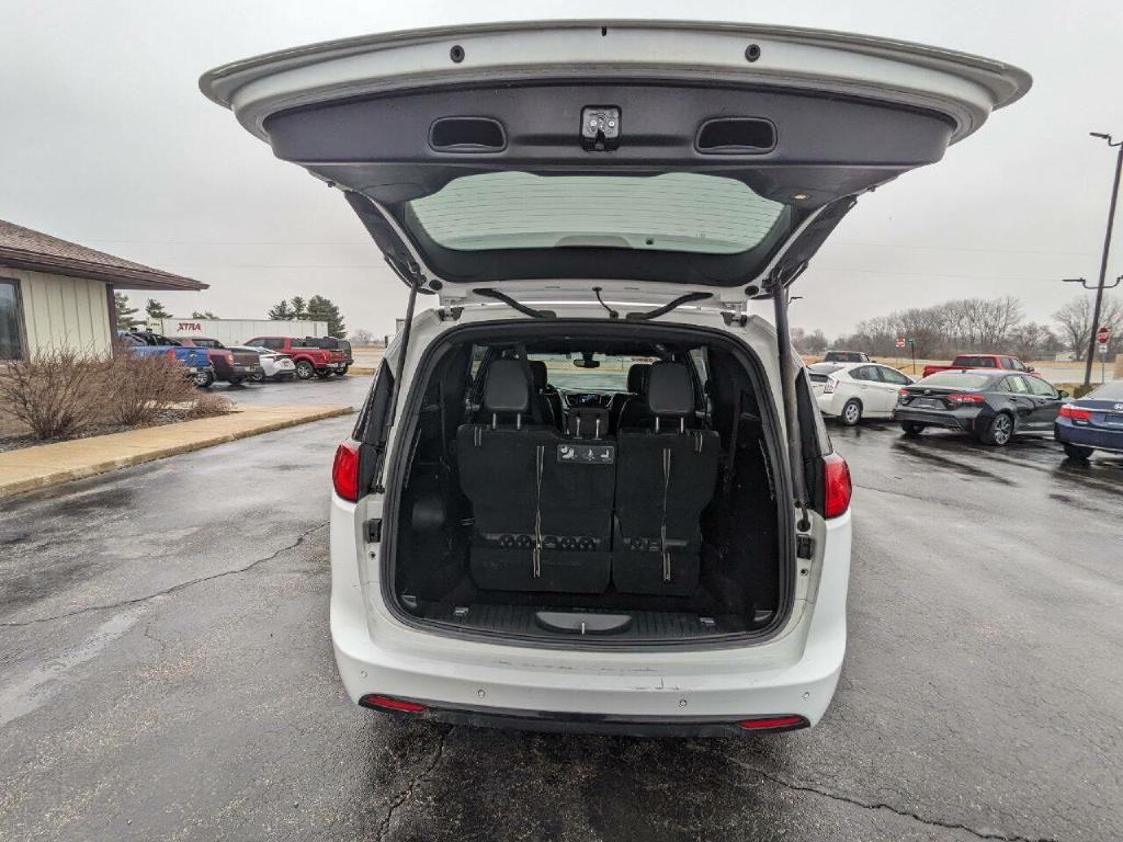 2020 Chrysler Pacifica Image 12
