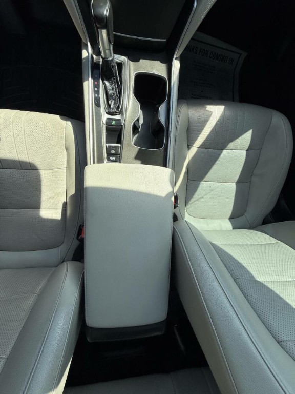 2018 Honda Accord Image 23
