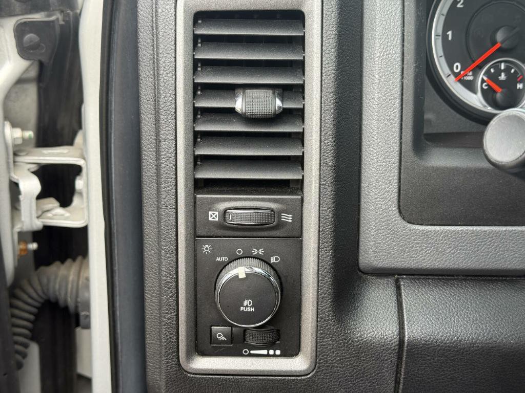 2014 RAM 1500 Image 16