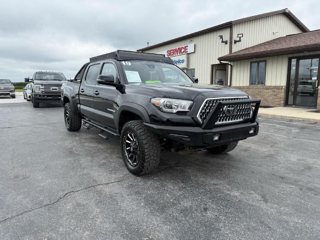 2019 Toyota Tacoma Image 2