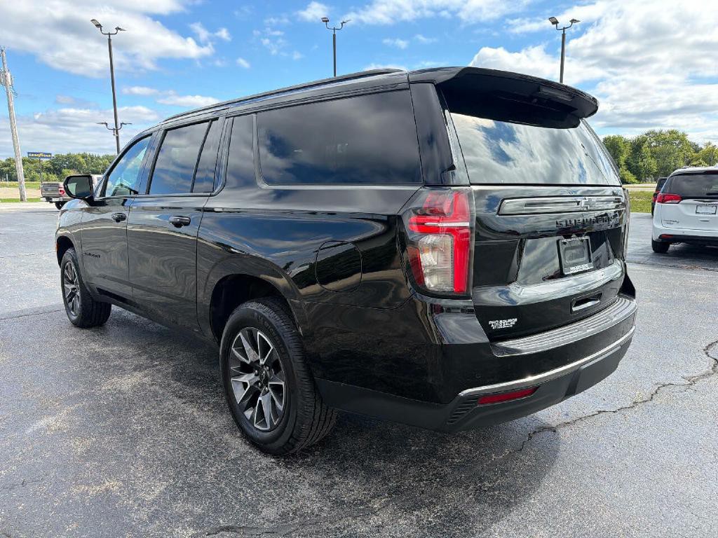 2022 Chevrolet Suburban Image 6