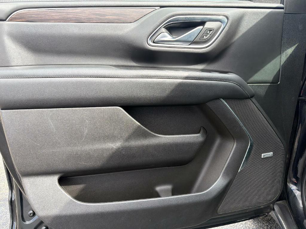 2022 Chevrolet Suburban Image 12