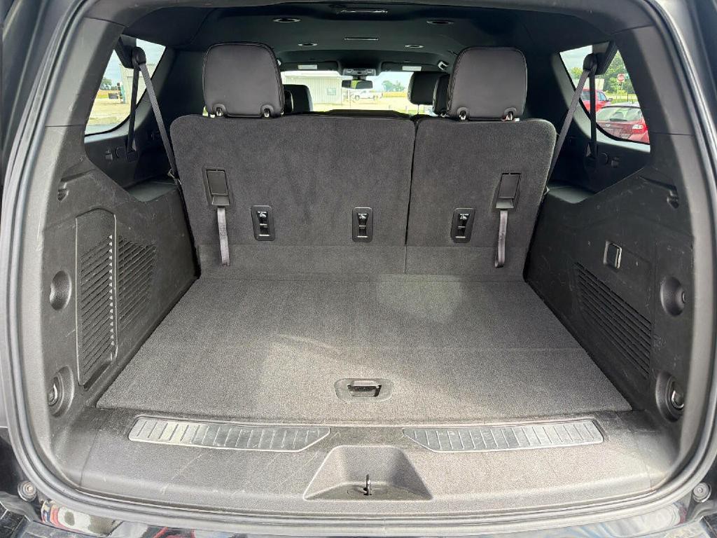 2022 Chevrolet Suburban Image 14