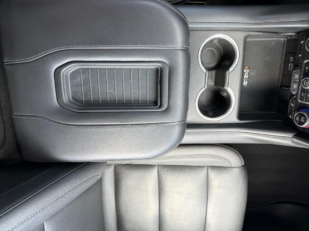 2022 Chevrolet Suburban Image 22