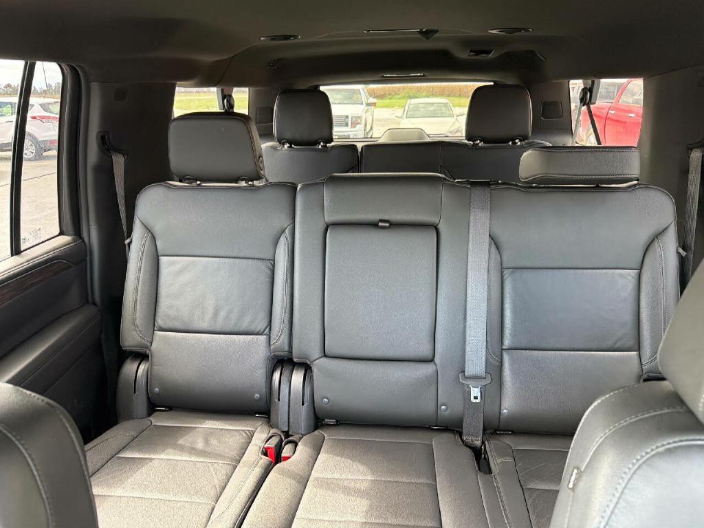 2022 Chevrolet Suburban Image 26
