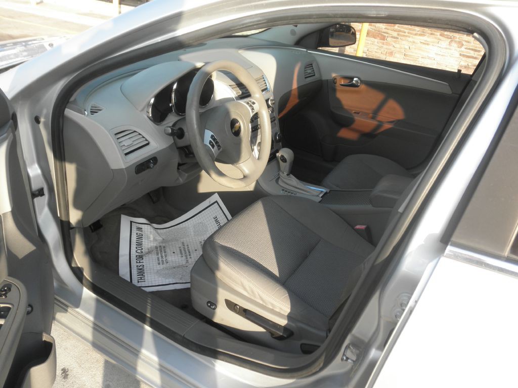 2012 Chevrolet Malibu Image 9