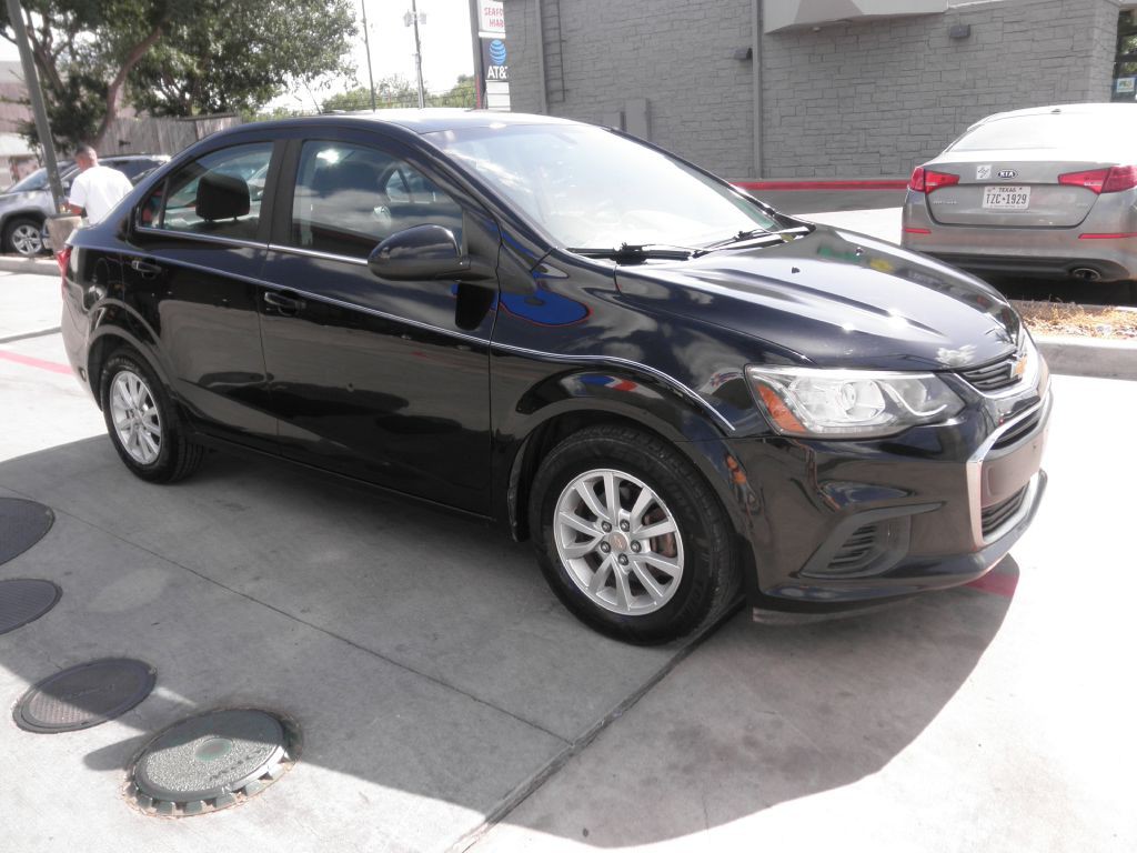 2017 Chevrolet Sonic Image 3
