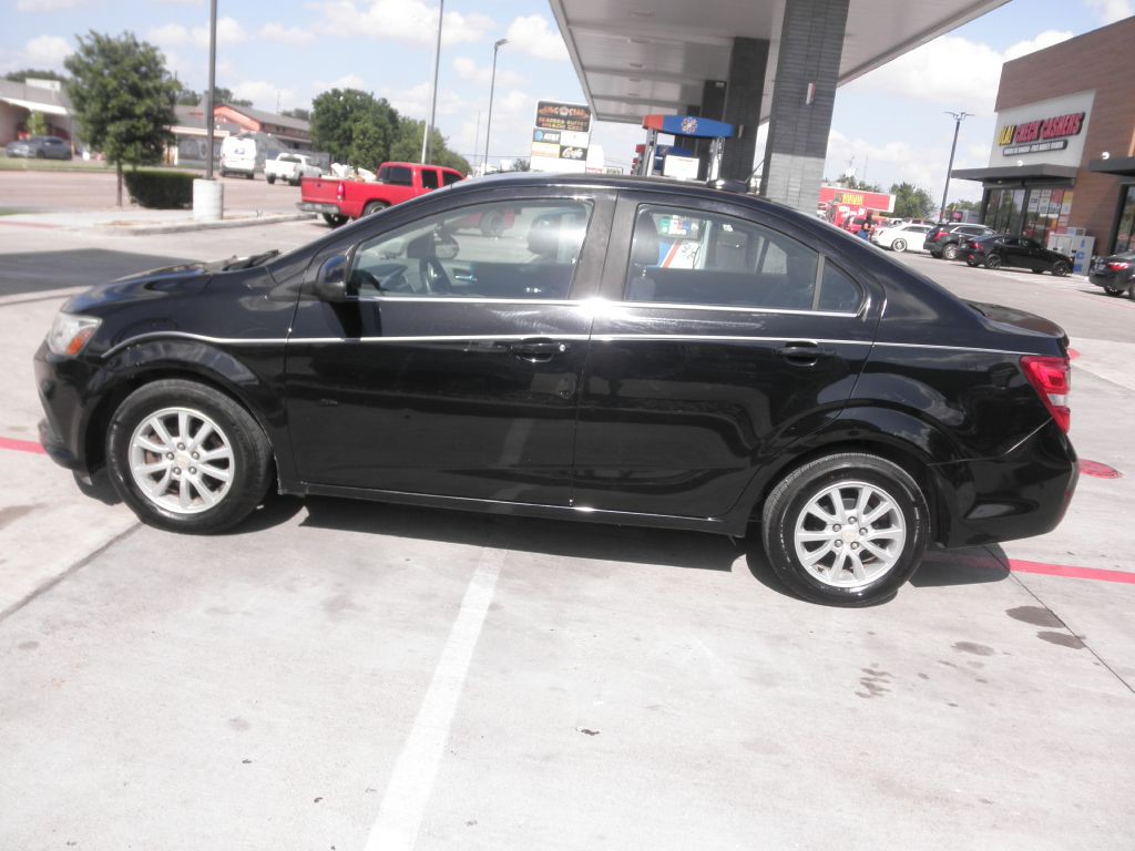 2017 Chevrolet Sonic Image 6