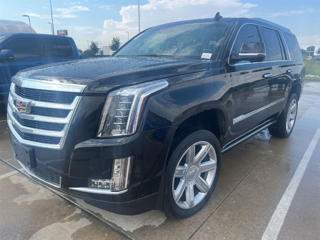 2016 Cadillac Escalade Image 2