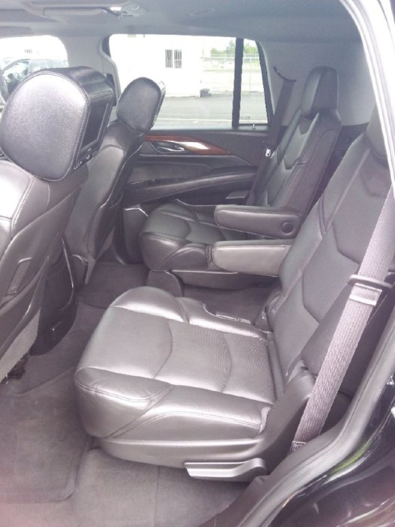 2016 Cadillac Escalade Image 8