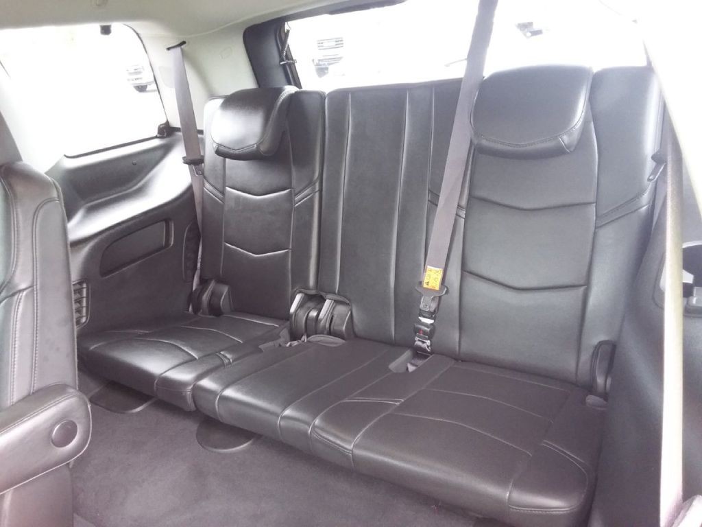 2016 Cadillac Escalade Image 10