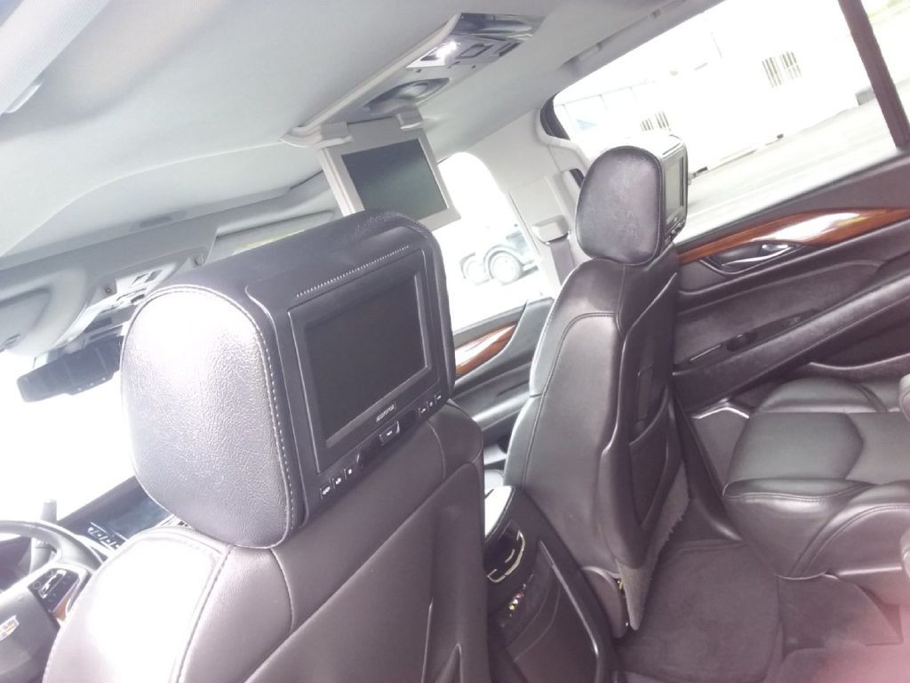 2016 Cadillac Escalade Image 14
