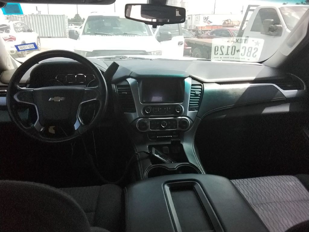 2017 Chevrolet Tahoe Image 6