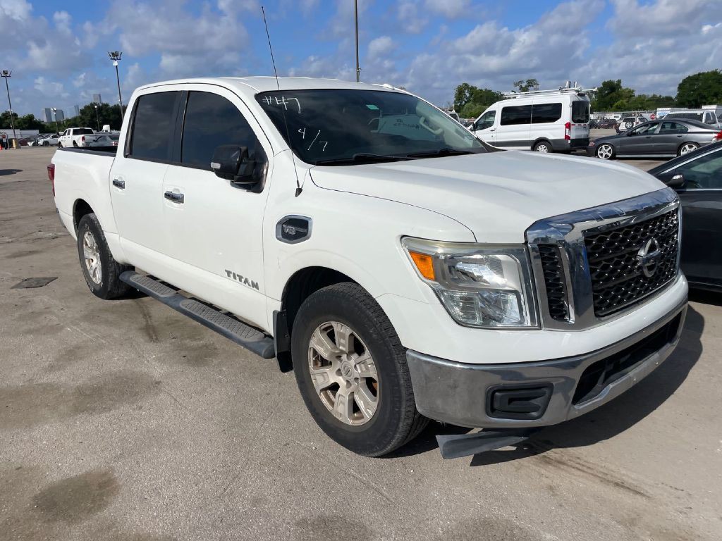 2017 Nissan Titan Image 2