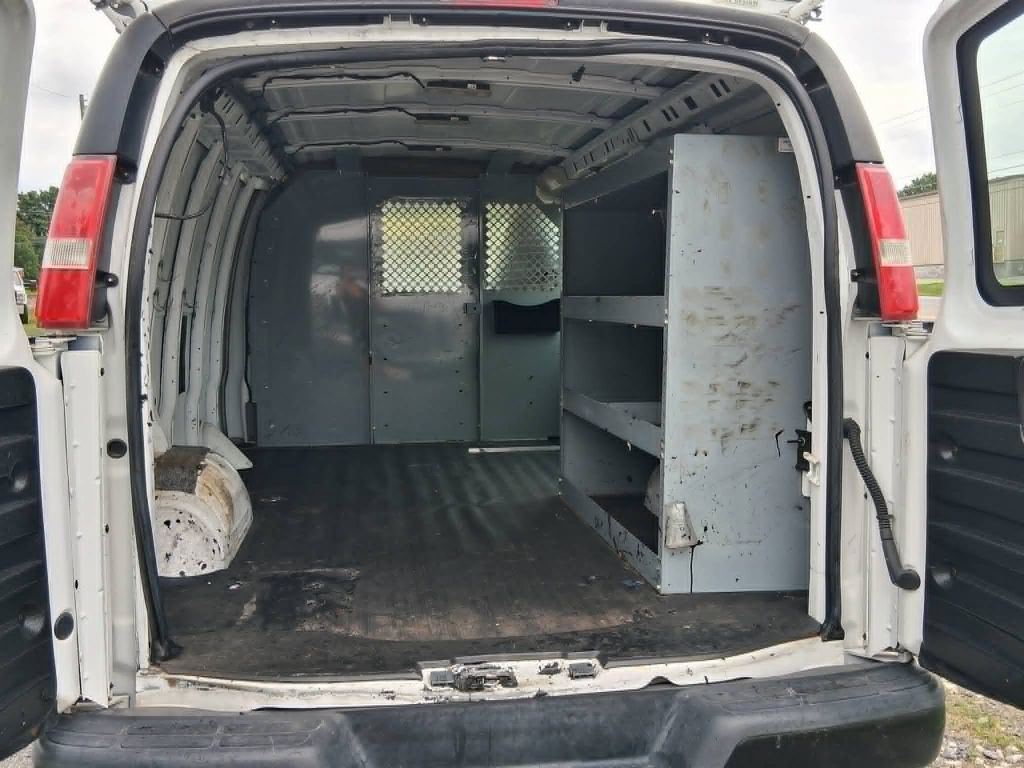 2017 GMC Savana Image 14