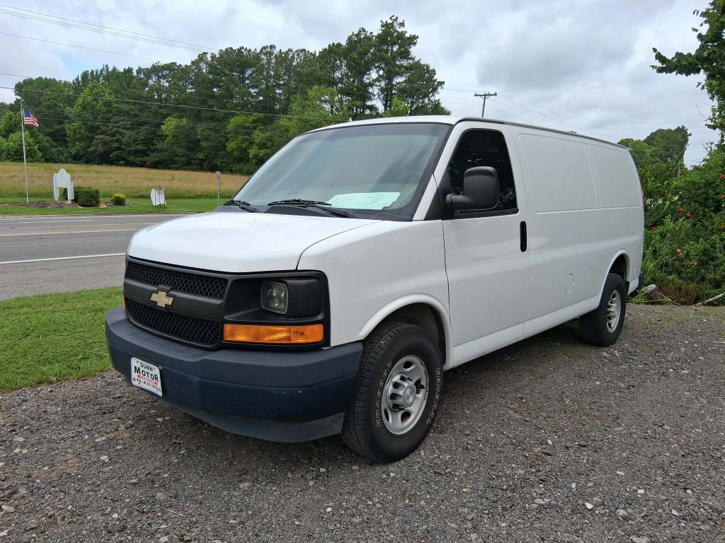 2017 Chevrolet Express Image 1