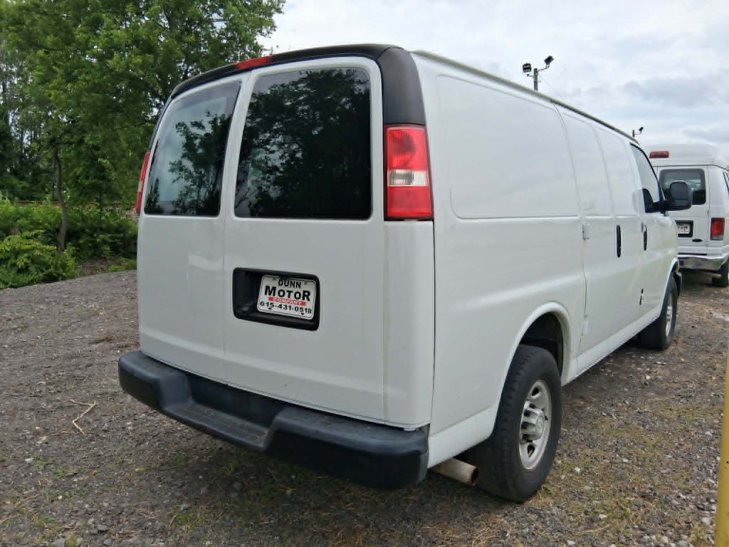 2017 Chevrolet Express Image 5
