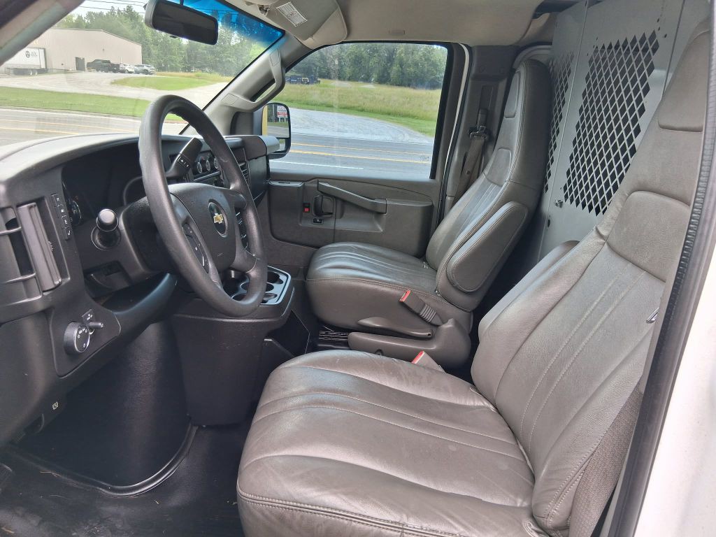 2017 Chevrolet Express Image 8