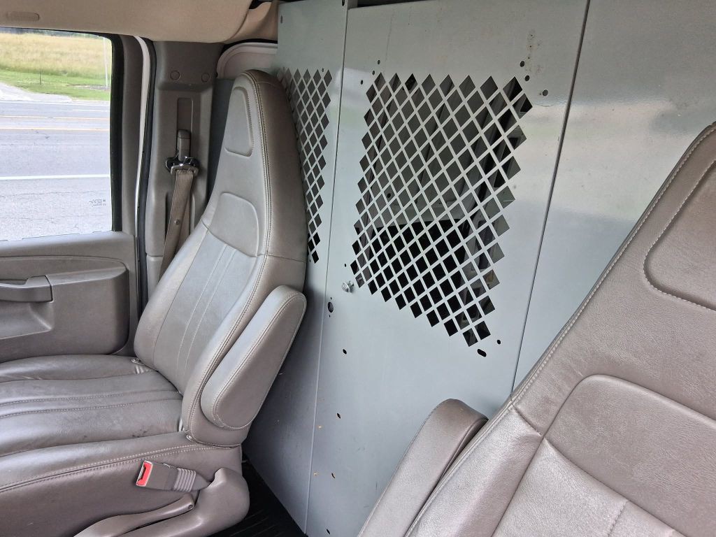 2017 Chevrolet Express Image 12