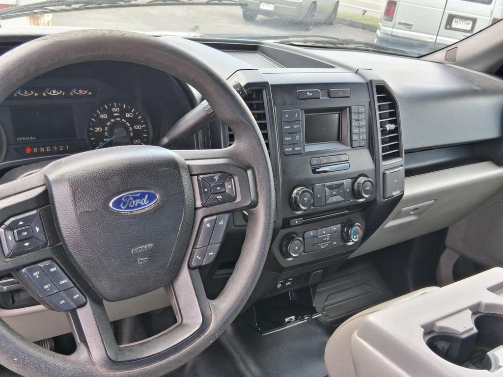 2015 Ford F-150 Image 12