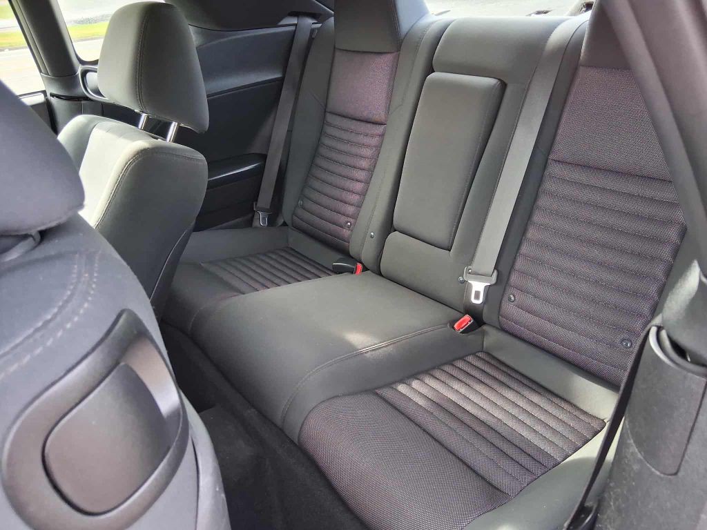 2014 Dodge Challenger Image 9