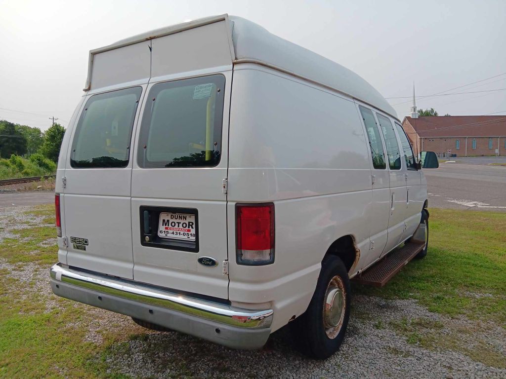 2001 Ford Econoline Image 3