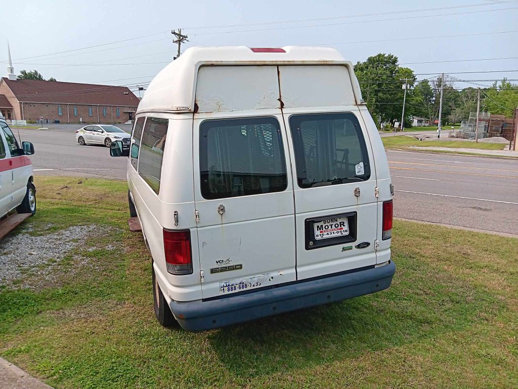 2010 Ford Econoline Image 6