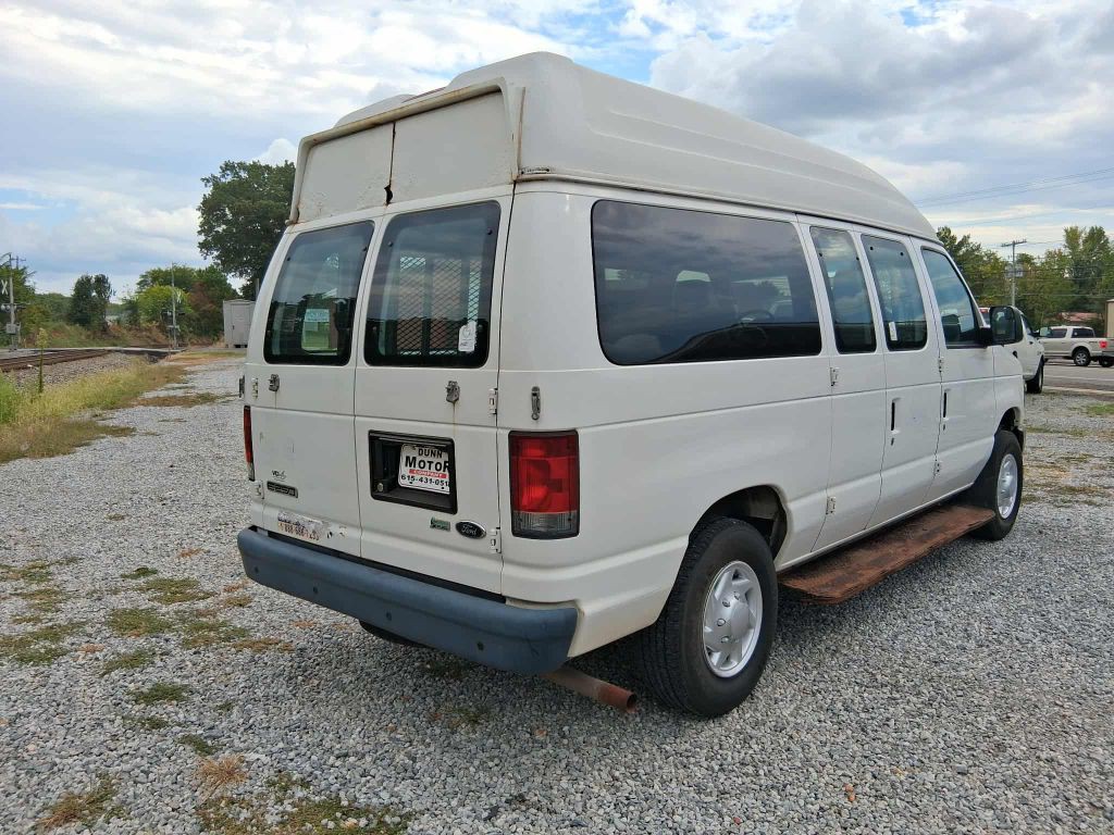 2010 Ford Econoline Image 7