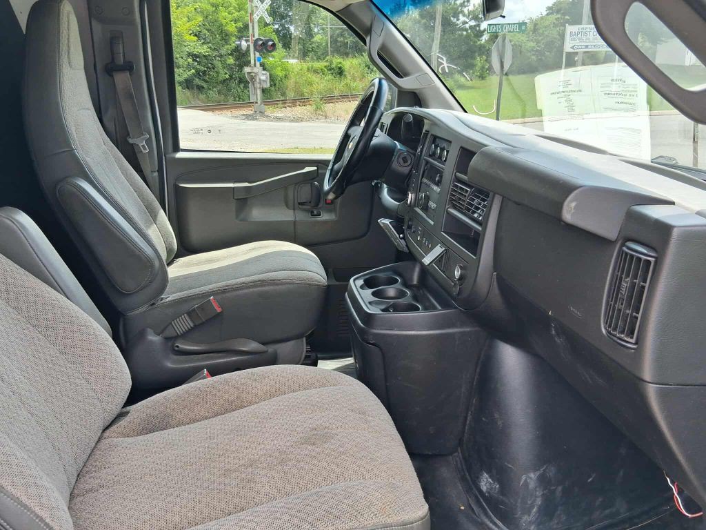2019 Chevrolet Express Image 12