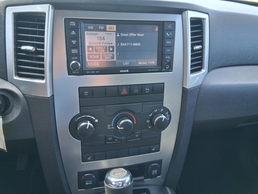 2010 Jeep Grand Cherokee Image 8