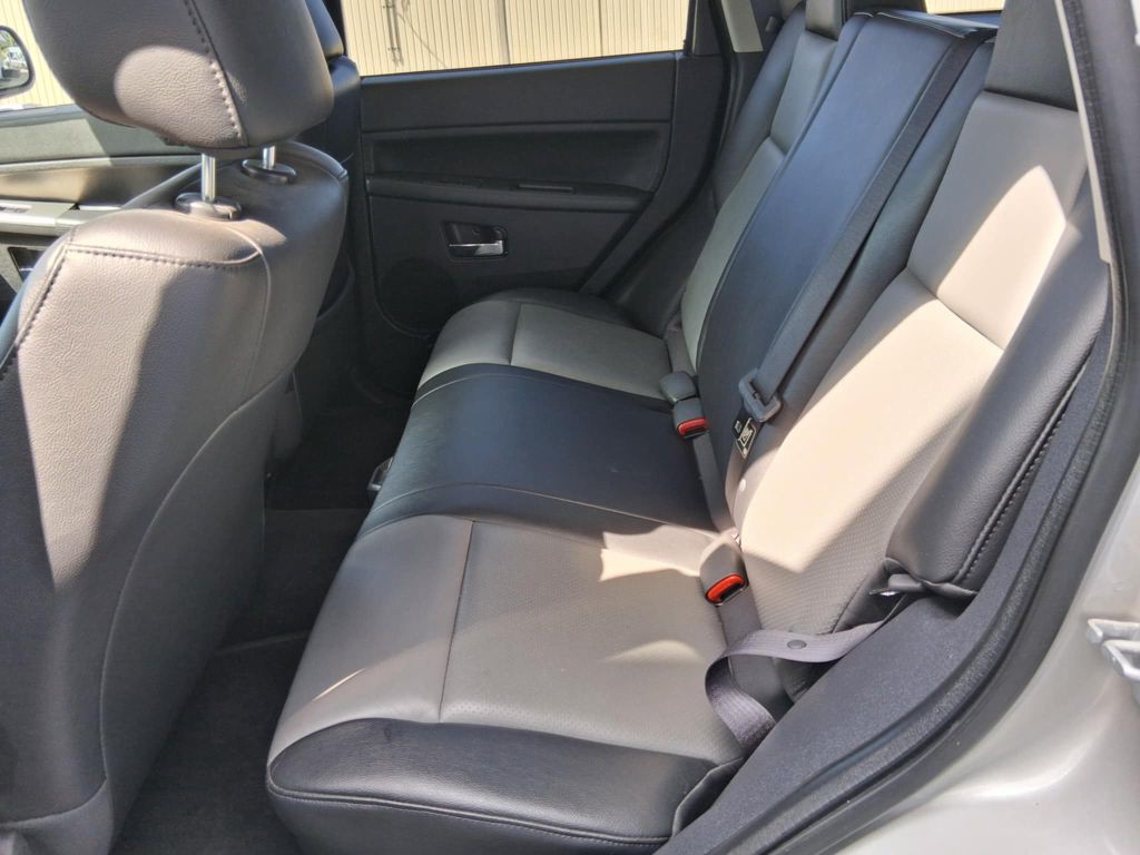 2010 Jeep Grand Cherokee Image 10
