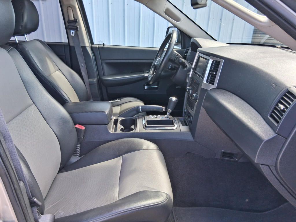 2010 Jeep Grand Cherokee Image 11