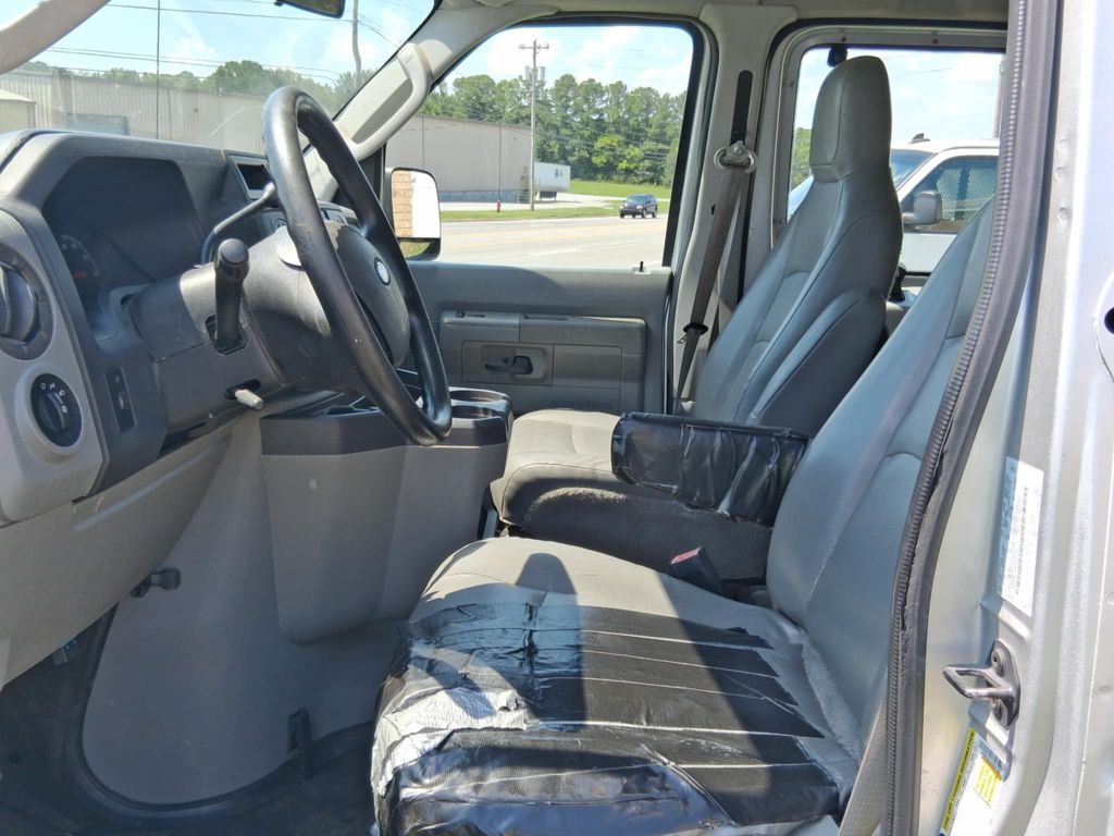 2010 Ford Econoline Image 5